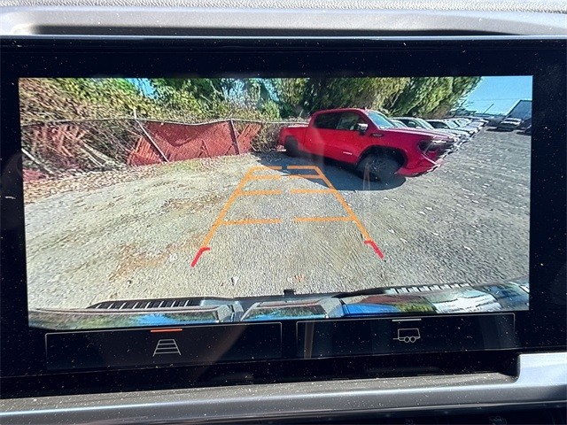 GMC Sierra 1500 Vehicle Full-screen Gallery Image 17