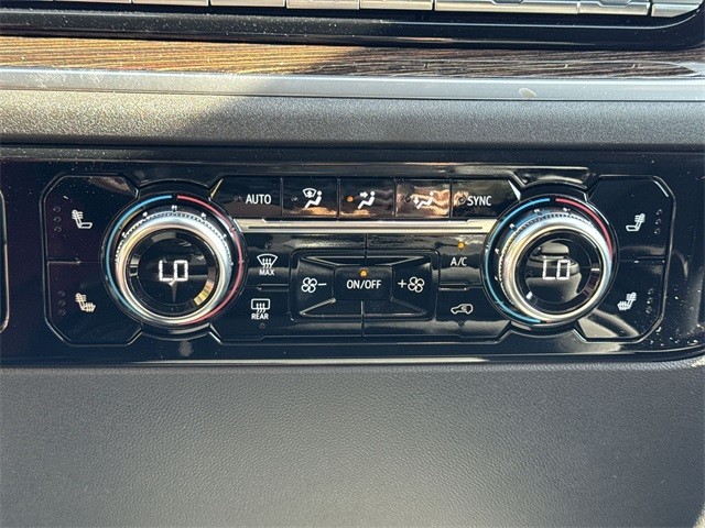 GMC Sierra 1500 Vehicle Full-screen Gallery Image 19