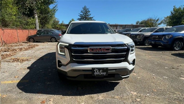 GMC Terrain Vehicle Full-screen Gallery Image 03