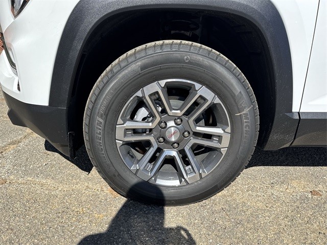 GMC Terrain Vehicle Full-screen Gallery Image 10