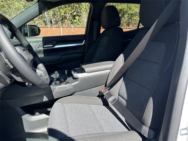 GMC Terrain Vehicle Full-screen Gallery Image 11