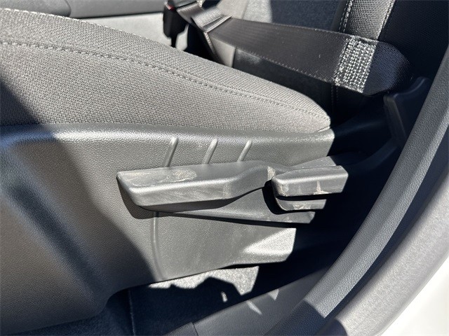 GMC Terrain Vehicle Full-screen Gallery Image 12