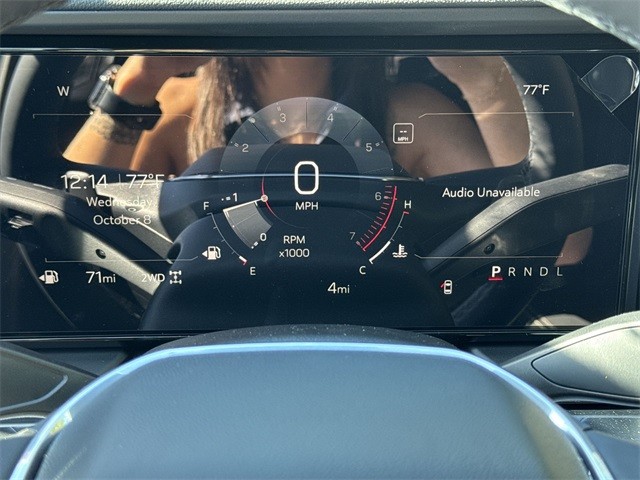 GMC Terrain Vehicle Full-screen Gallery Image 15