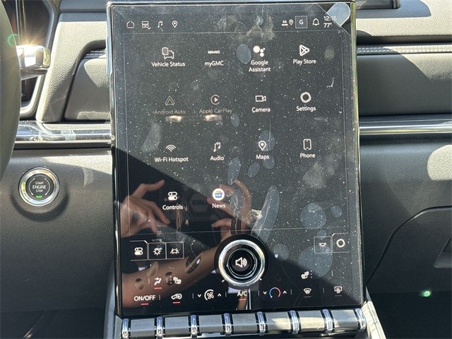 GMC Terrain Vehicle Full-screen Gallery Image 16