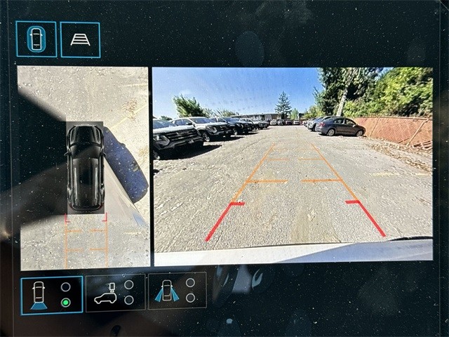 GMC Terrain Vehicle Full-screen Gallery Image 17