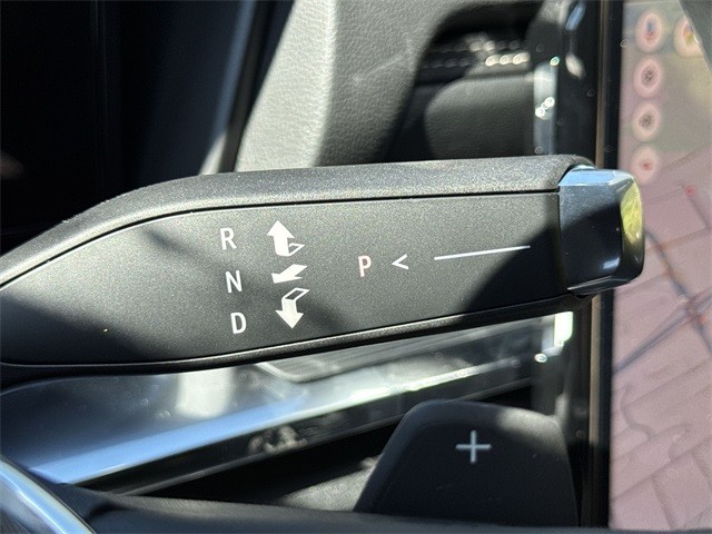 GMC Terrain Vehicle Full-screen Gallery Image 20