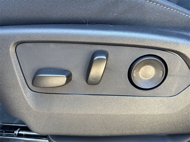 GMC Sierra 1500 Vehicle Full-screen Gallery Image 12