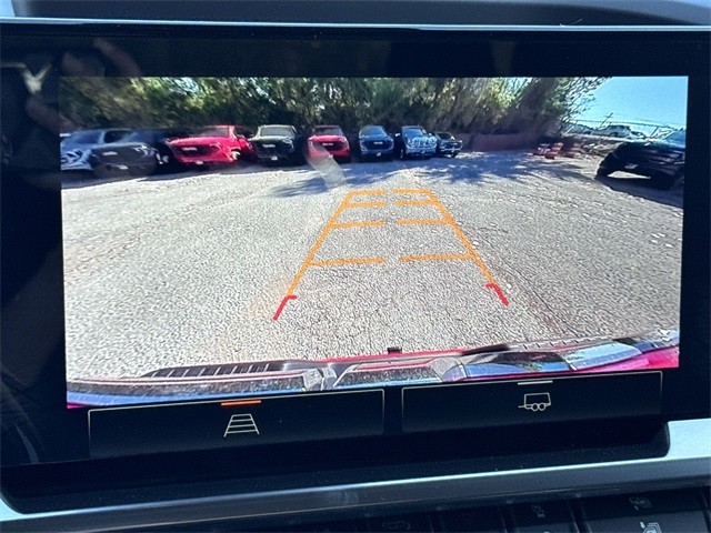 GMC Sierra 1500 Vehicle Full-screen Gallery Image 17