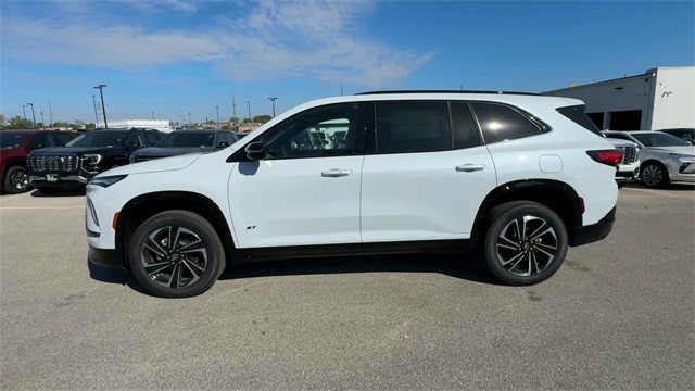 Buick Enclave Vehicle Full-screen Gallery Image 05