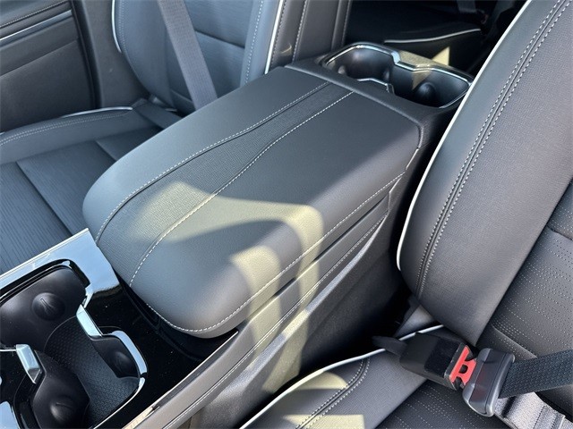 Buick Enclave Vehicle Full-screen Gallery Image 21