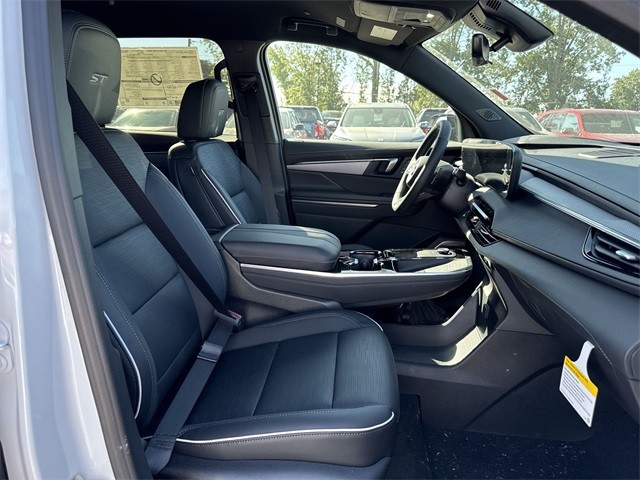 Buick Enclave Vehicle Full-screen Gallery Image 25