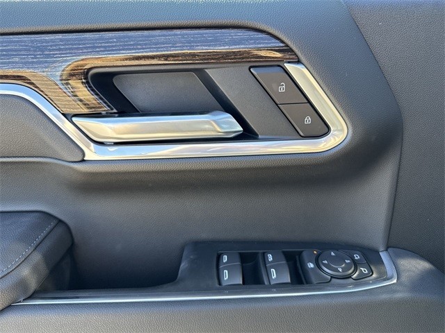 GMC Sierra 1500 Vehicle Full-screen Gallery Image 13