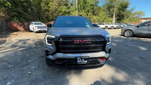 GMC Terrain Vehicle Full-screen Gallery Image 03