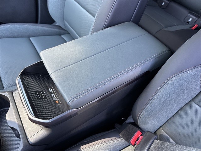 GMC Terrain Vehicle Full-screen Gallery Image 21