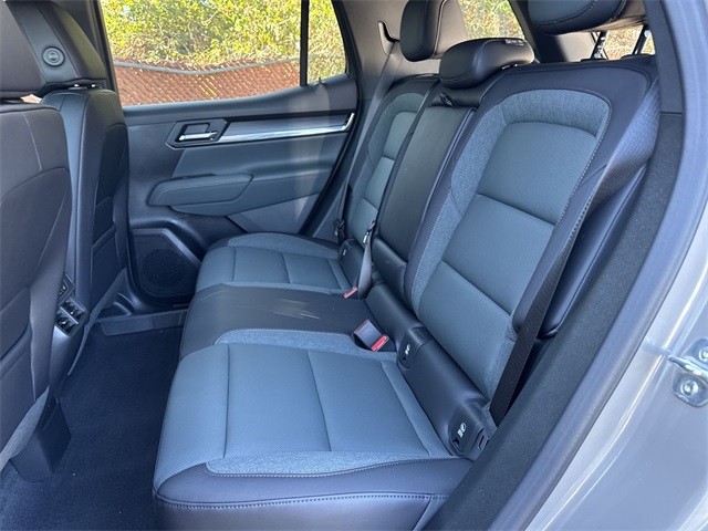 GMC Terrain Vehicle Full-screen Gallery Image 22