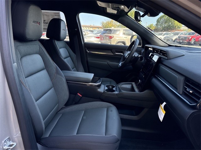 GMC Terrain Vehicle Full-screen Gallery Image 24