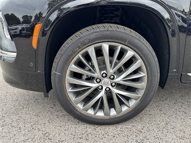 Buick Enclave Vehicle Full-screen Gallery Image 10