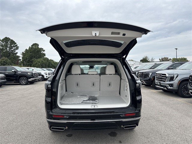 Buick Enclave Vehicle Full-screen Gallery Image 25