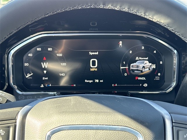 GMC Sierra 1500 Vehicle Full-screen Gallery Image 15