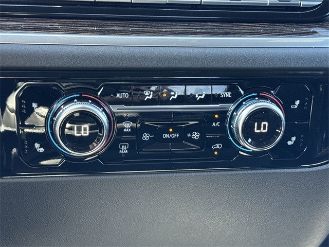 GMC Sierra 1500 Vehicle Full-screen Gallery Image 19