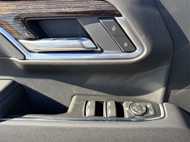 GMC Sierra 1500 Vehicle Full-screen Gallery Image 13