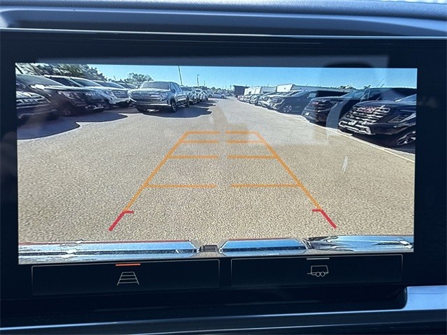 GMC Sierra 1500 Vehicle Full-screen Gallery Image 17