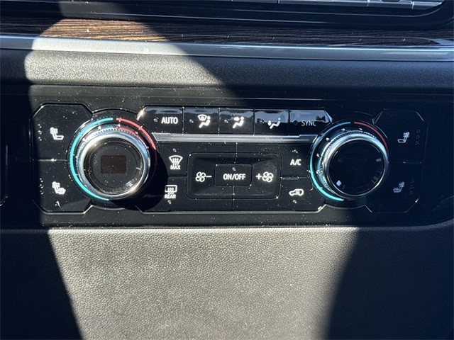 GMC Sierra 1500 Vehicle Full-screen Gallery Image 19