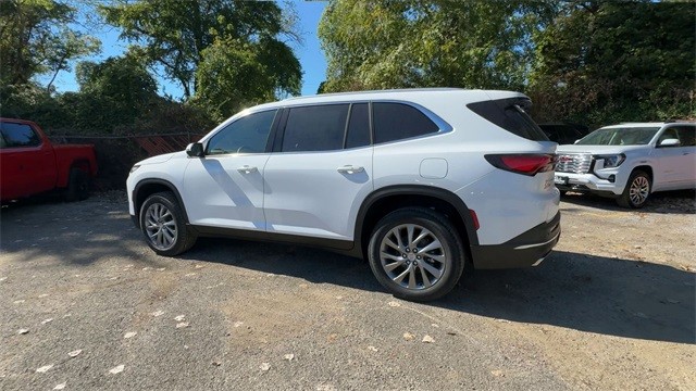 Buick Enclave Vehicle Full-screen Gallery Image 06