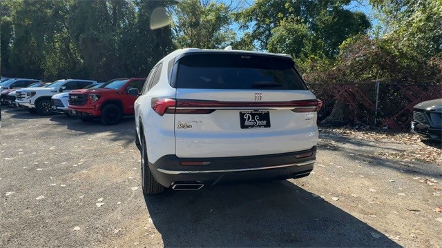 Buick Enclave Vehicle Full-screen Gallery Image 07