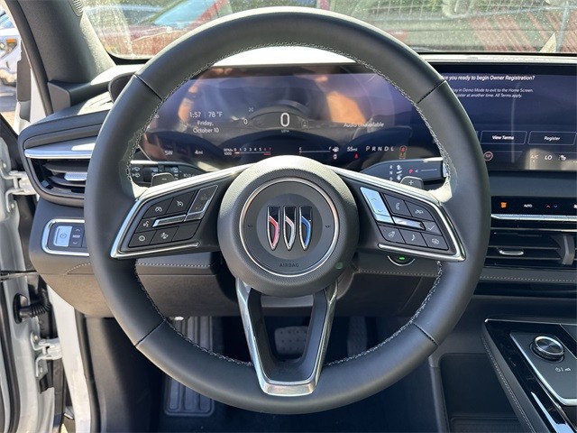 Buick Enclave Vehicle Full-screen Gallery Image 14