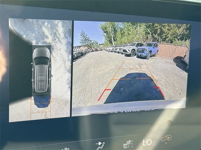 Buick Enclave Vehicle Full-screen Gallery Image 17