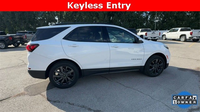 Chevrolet Equinox Vehicle Full-screen Gallery Image 11