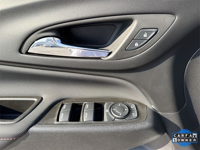Chevrolet Equinox Vehicle Full-screen Gallery Image 26