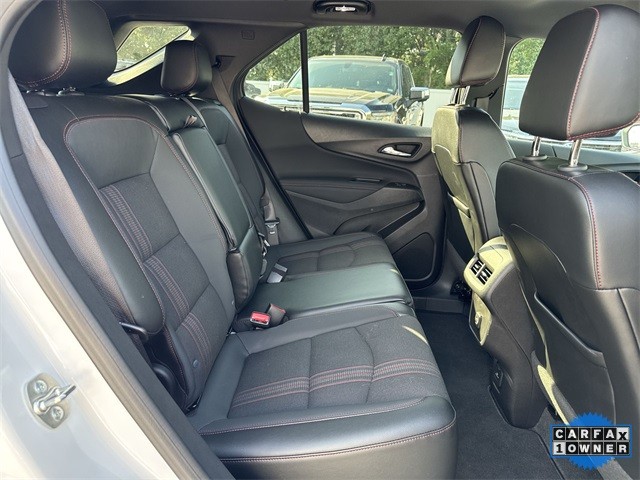 Chevrolet Equinox Vehicle Full-screen Gallery Image 29