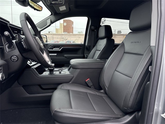 GMC Sierra 1500 Vehicle Full-screen Gallery Image 11