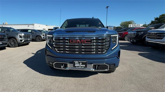 GMC Sierra 1500 Vehicle Full-screen Gallery Image 03