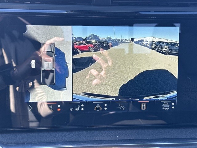 GMC Sierra 1500 Vehicle Full-screen Gallery Image 17