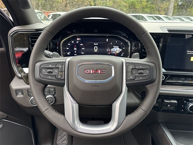 GMC Sierra 1500 Vehicle Full-screen Gallery Image 14