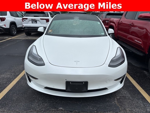 Tesla Model 3 Vehicle Full-screen Gallery Image 02