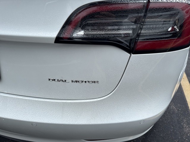 Tesla Model 3 Vehicle Full-screen Gallery Image 14