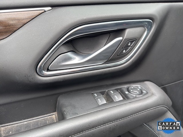 GMC Yukon XL Vehicle Full-screen Gallery Image 19