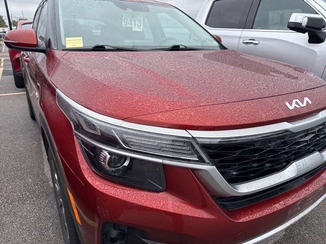 Kia Seltos Vehicle Full-screen Gallery Image 05