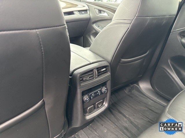 Buick Envision Vehicle Full-screen Gallery Image 13