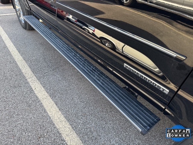 Ford F-150 Vehicle Full-screen Gallery Image 06