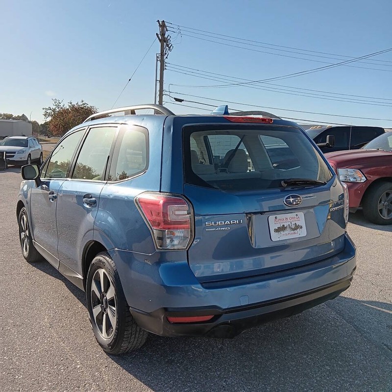 Subaru Forester Vehicle Full-screen Gallery Image 05