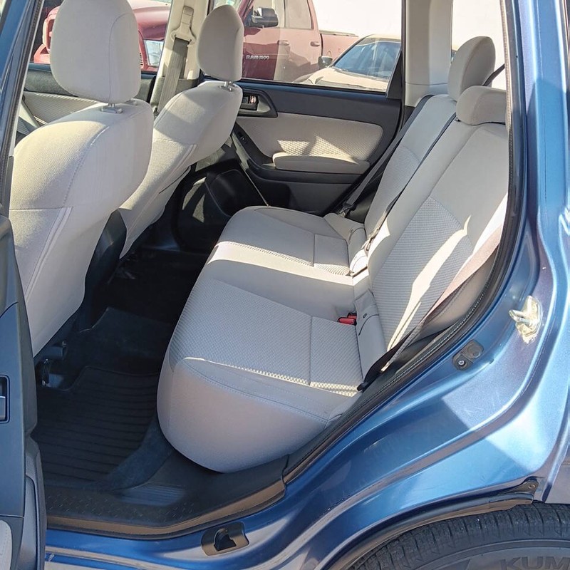 Subaru Forester Vehicle Full-screen Gallery Image 11