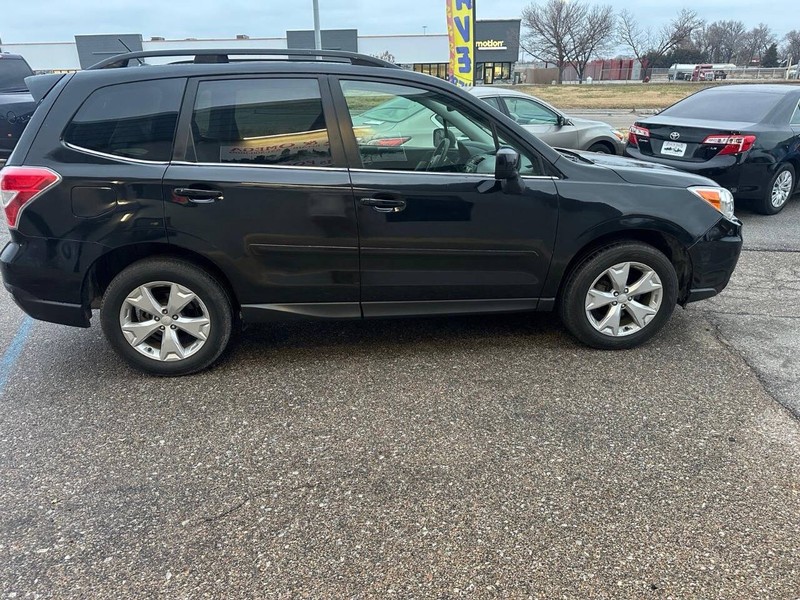 Subaru Forester Vehicle Full-screen Gallery Image 06