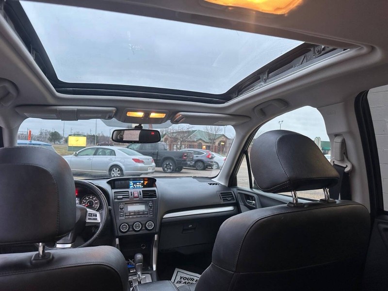Subaru Forester Vehicle Full-screen Gallery Image 15