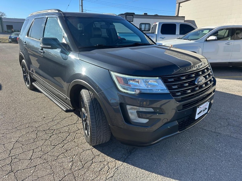 2017 Ford Explorer XLT's photo
