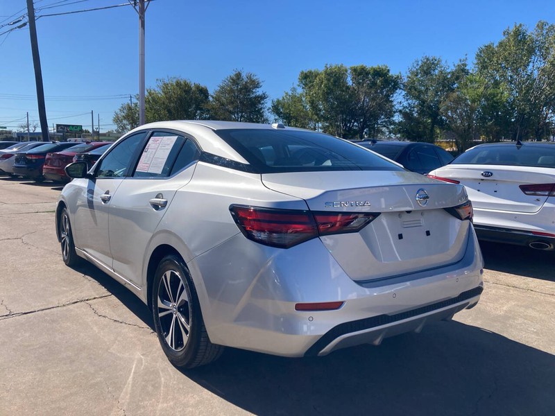 2023 Nissan Sentra SV photo 3